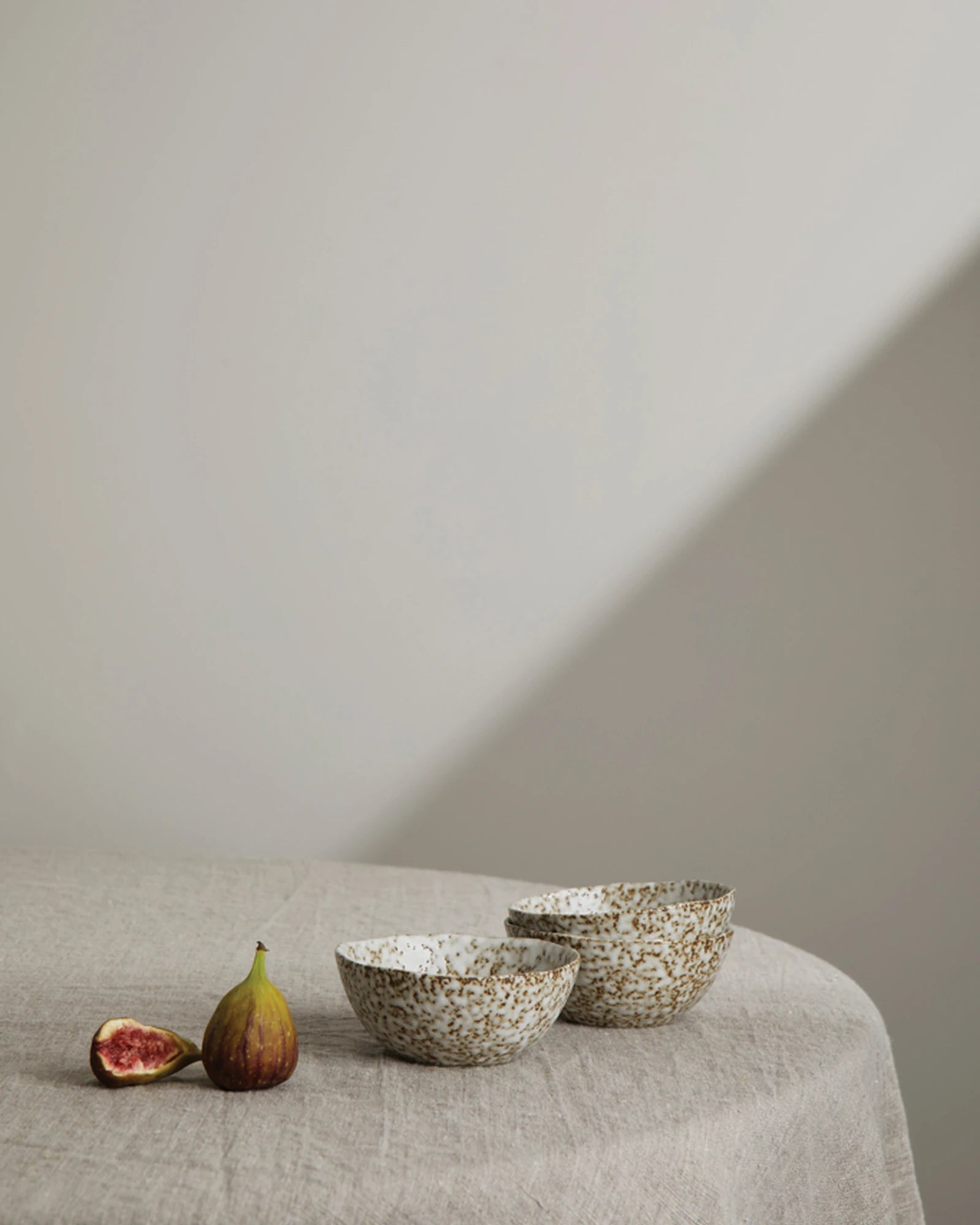 Custom durable stoneware bowls Vinga Nuvem Trio - 3
